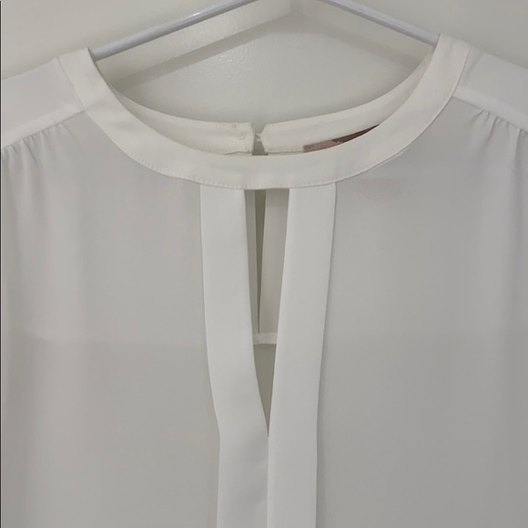 White blouse - Picture 3 of 6